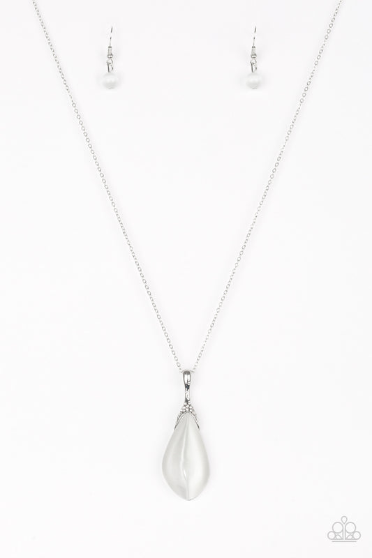Friends in GLOW Places White Necklace Set