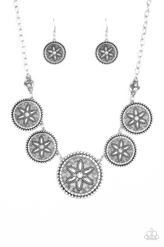 Written in the Star Lilies White Necklace Set