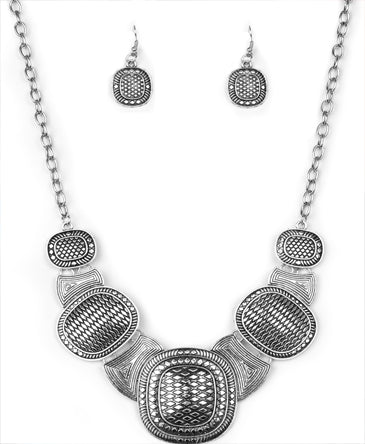 Raised Silver Geometric Necklace Set