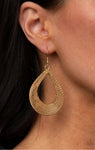 A HOT Mesh Gold Earring