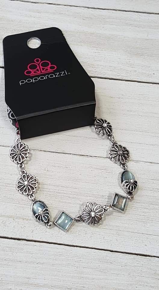 I'll Be Bouquet Blue Bracelet